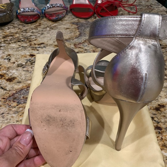 Gold sandals - Picture 4 of 4